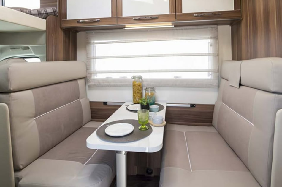 Auto Roller 746 Interior View